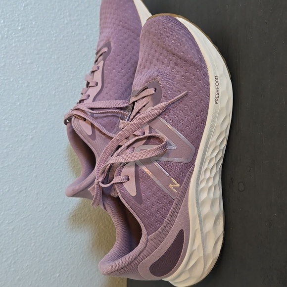 New Balance Fresh Foam Arishi V4 Running Shoe Size 7 - Picture 2 of 10